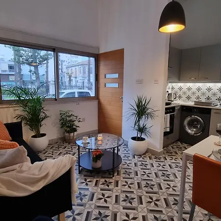 Clio House Stylish 2br Boutique Walk To Limassol