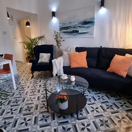 Clio House Stylish 2br Boutique Walk To * Limassol