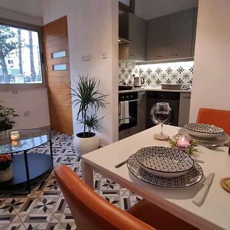 Apartamento Clio House Stylish 2br Boutique Walk To Limassol